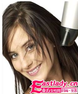 怎么用吹风机把头发吹蓬松