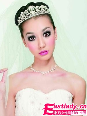 新年款可爱粉红芭比娃娃妆