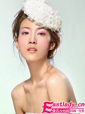 新年款可爱粉红芭比娃娃妆