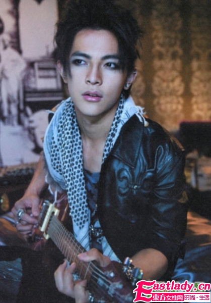 爱化妆的男星们