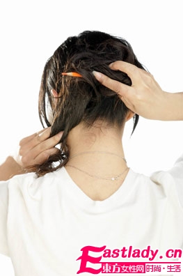 用铅笔盘发的方法 简单实用