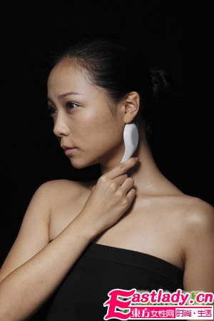 陶瓷调羹刮脸术 祛皱事半功倍