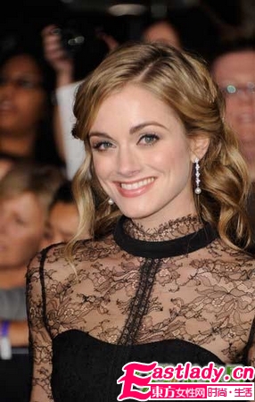 11位女星裸妆斗艳 笑容自信