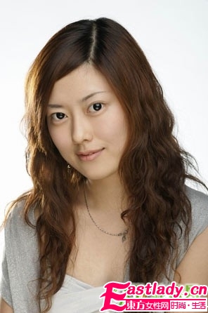 可以瘦脸的盘发发型