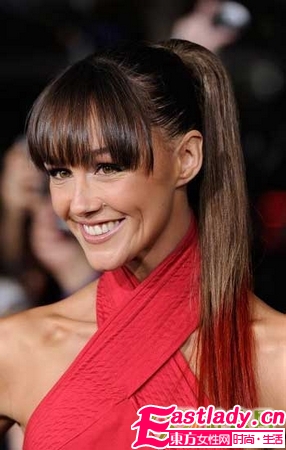 11位女星裸妆斗艳 笑容自信