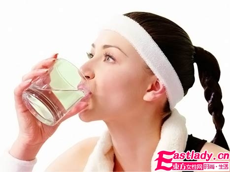 5个中医补水方法 全身水嫩