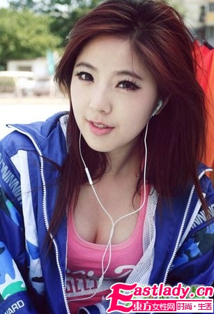 假睫毛增添大眼魅力