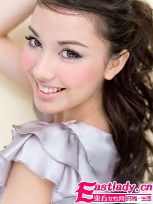 2月星座的浪漫桃花妆