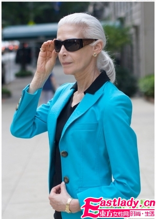 看100岁的阿婆是如何美容的