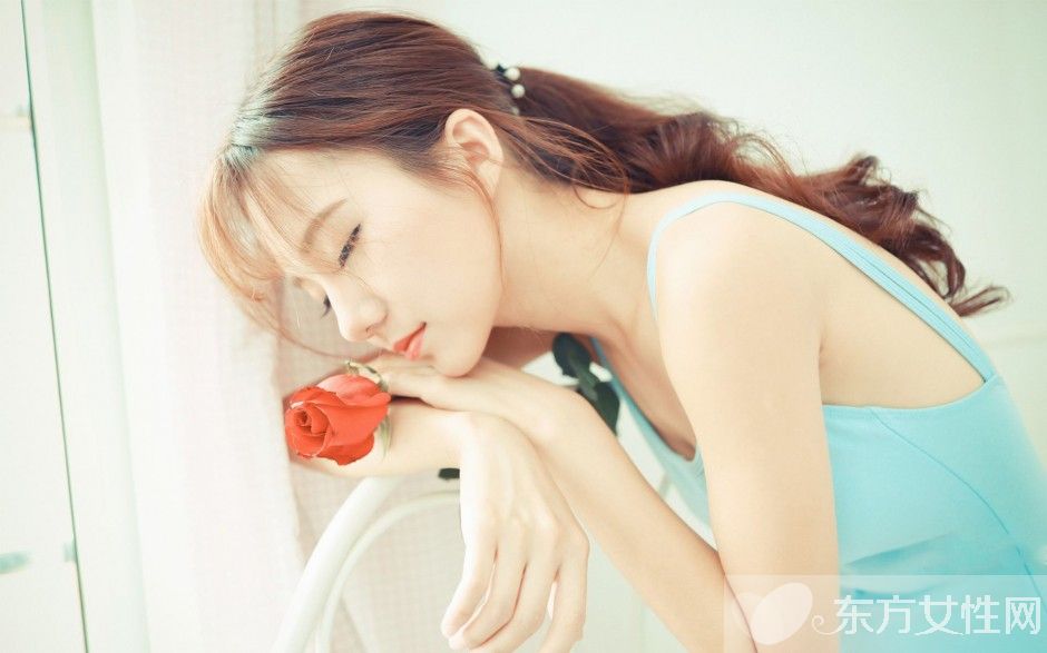 过敏性鼻炎症状有哪些 过敏性鼻炎是怎样引起的