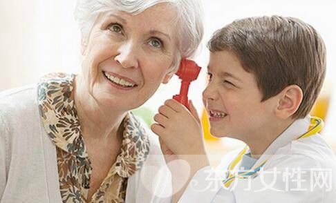 老人听力下降怎么办 要怎么预防跟治疗