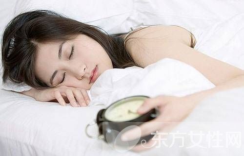 女人失眠的治疗方法 试试这5种艾灸法
