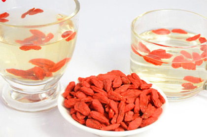 枸杞子泡茶喝有什么好处 揭秘枸杞子泡茶功效