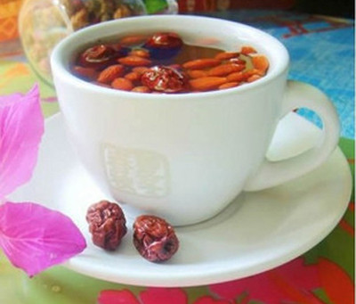 黄芪红枣枸杞茶好处多 却也有饮用注意事项