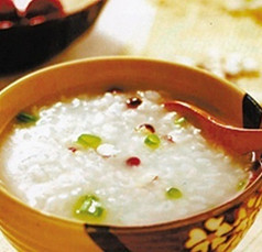 女性冬季美容养颜粥 喝出水嫩女人