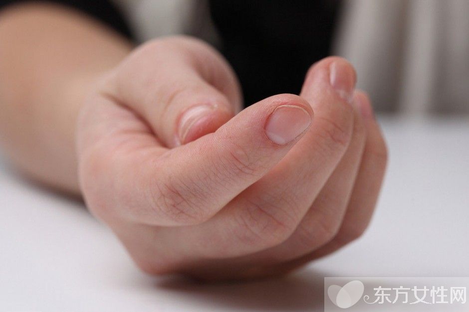 手指甲凹陷是怎么回事 当心是这些疾病所致