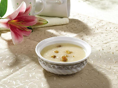 嗓子疼在饮食上注意什么 揭嗓子疼食疗偏方