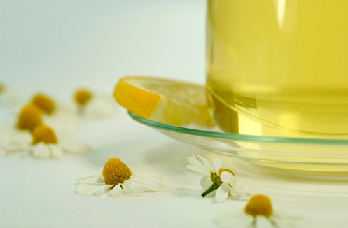 柠檬片泡水的功效 美白润肤提高免疫力