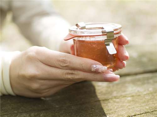 手脚冰凉怎么办 手脚冰凉的危害有哪些