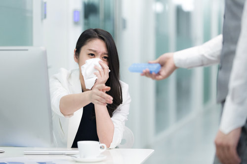 感冒嗓子疼吃什么药好得快 中成药物最见效