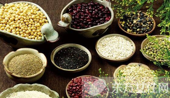 乳腺恶性肿瘤的症状 日常多吃这些食物防止乳腺癌