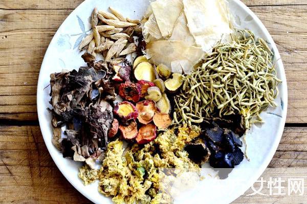 夏季来临 不妨试试这5款治疗脾胃湿热的偏方