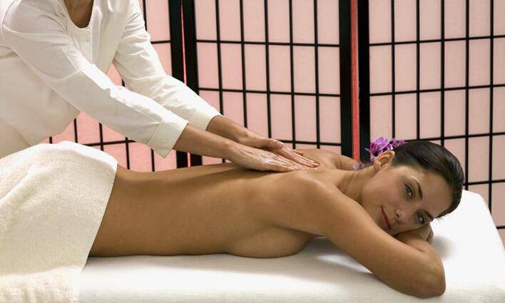 经常推油按摩的好处多 推荐4种最佳推油按摩方式