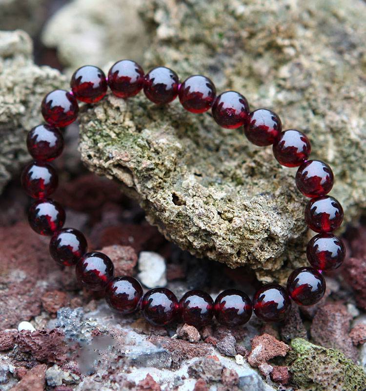 红石榴石的功效与作用 如何鉴别红石榴石真假