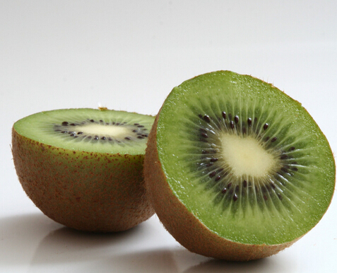 怎样白发变黑发 春天吃什么水果让白发变黑