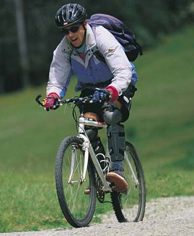 体育养生  低碳 健身骑车上班有妙招