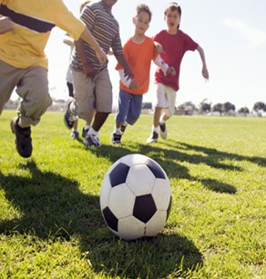 怎么踢足球 踢足球动作要领