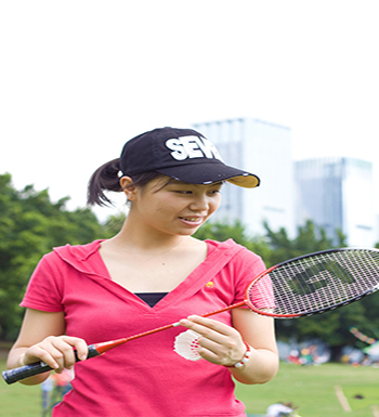 女性打羽毛球有哪些好处  初学者的技巧