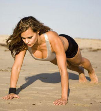 如何让胸部更突出 拥有更完美的胸部曲线