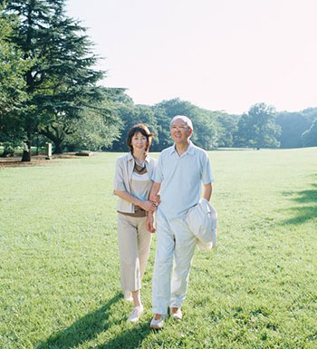 这样走路就可以达到健身效果 不用去健身房啦