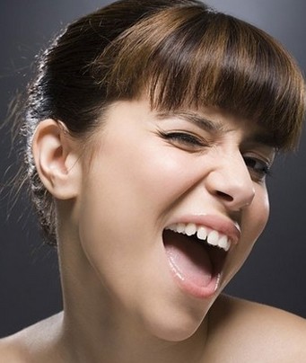 口腔溃疡怎么办 巧治口腔溃疡与预防方法