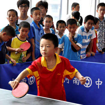 乒乓球练习 儿童乒乓球单球练习的基本方法