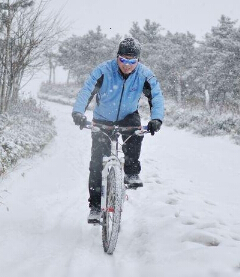 骑自行车 冬季骑自行车的注意事项