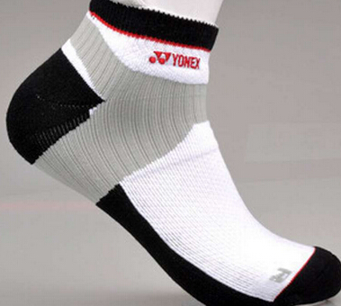 羽毛球教程 打羽毛球穿袜子也有讲究