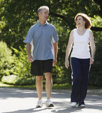 这样走路就可以达到健身效果 不用去健身房啦