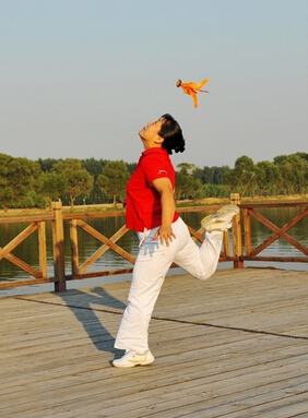 踢毽子的好处 踢毽子运动的好处是什么