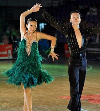 学拉丁舞 拉丁舞实用化妆技巧