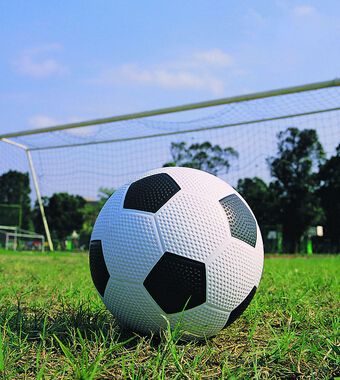 踢足球的好处 足球健身的价值与好处