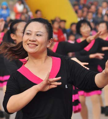 老人广场舞怎么跳最好 广场舞什么时候跳好