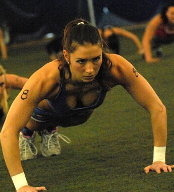 俯卧撑的正确做法 女生做俯卧撑的好处