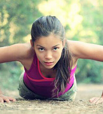 俯卧撑的好处 助就完美曲线