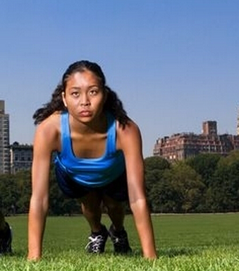 俯卧撑的好处 助就完美曲线