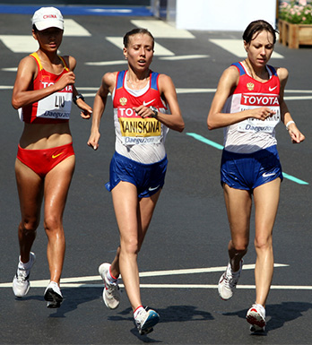 竞走运动技术的基本要求 竞走时的运动方法