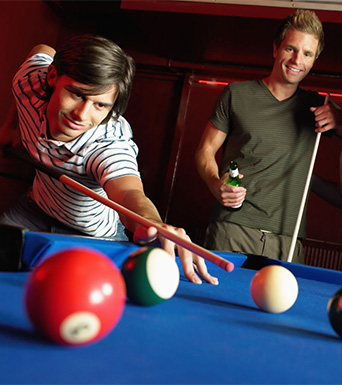 打台球的正确击球姿势 打台球有哪些好处呢