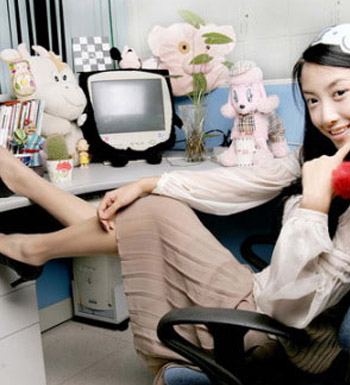 白领养生 6个动作让上班族轻松缓解腰酸背痛