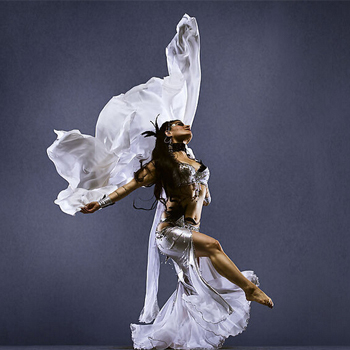 如何消除腰部赘肉 肚皮舞三式消除腰部赘肉